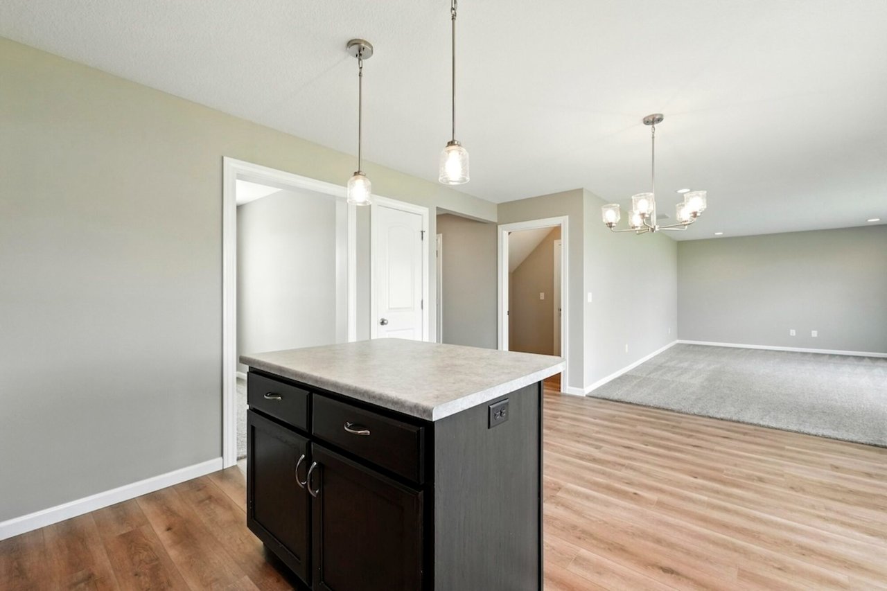 885 Zenos Blvd