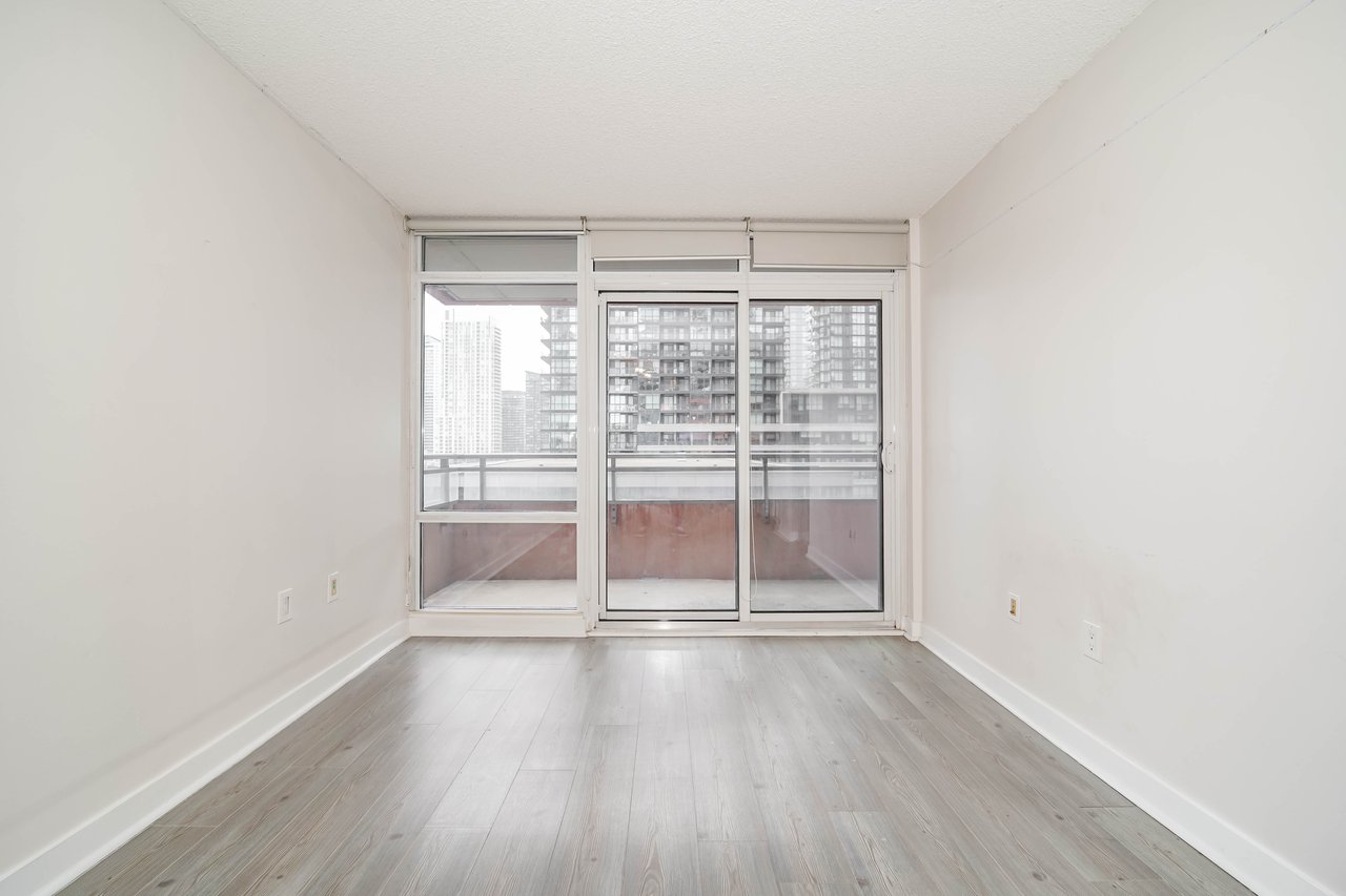4K Spadina Ave 621