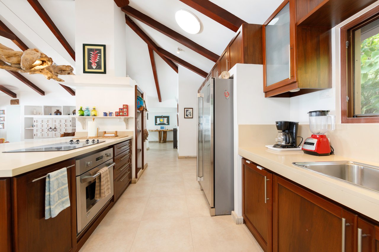 Beachfront Surf Villa, Jaco, Puntarenas