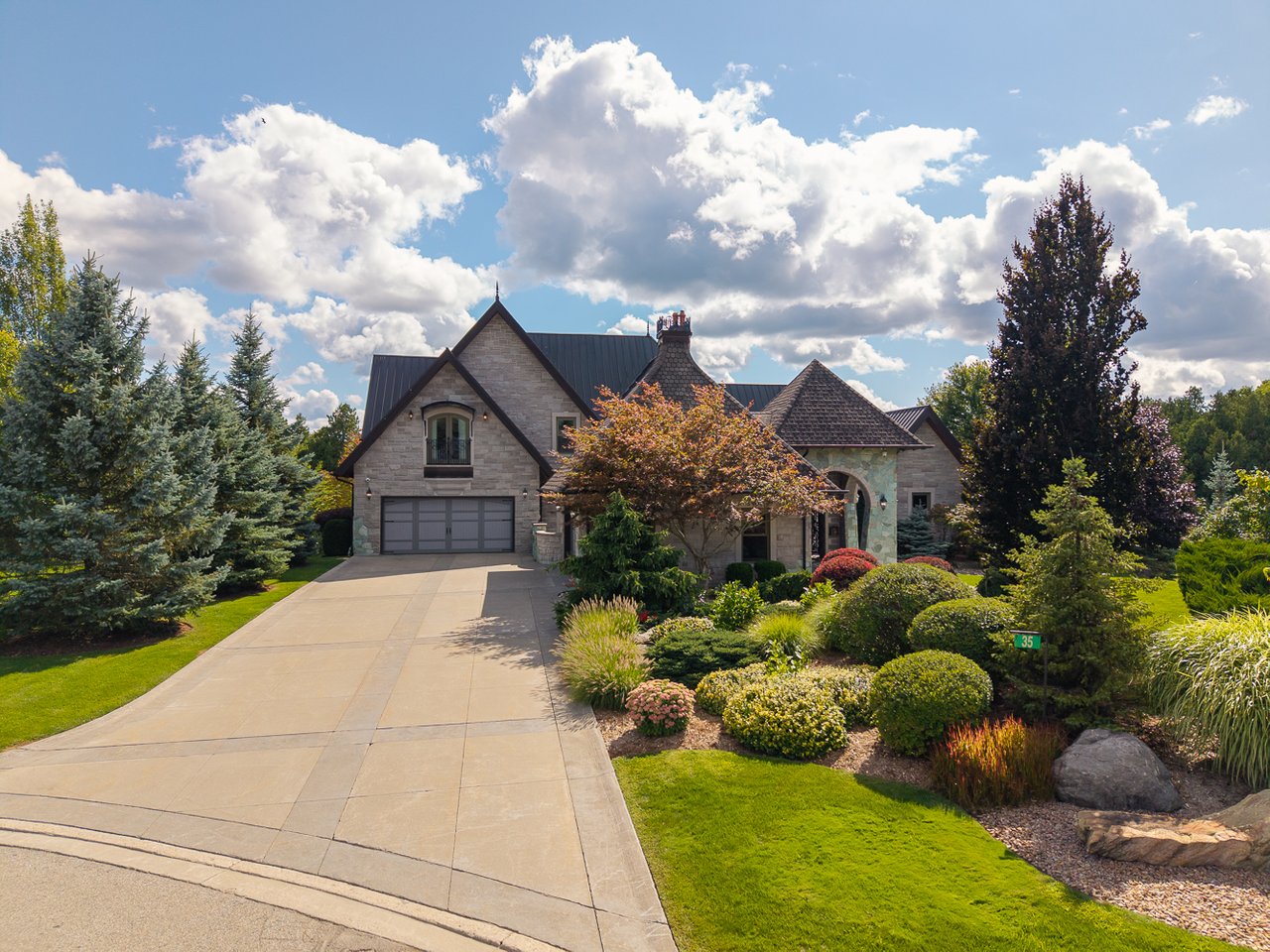  One-Of-A-Kind Residence 
