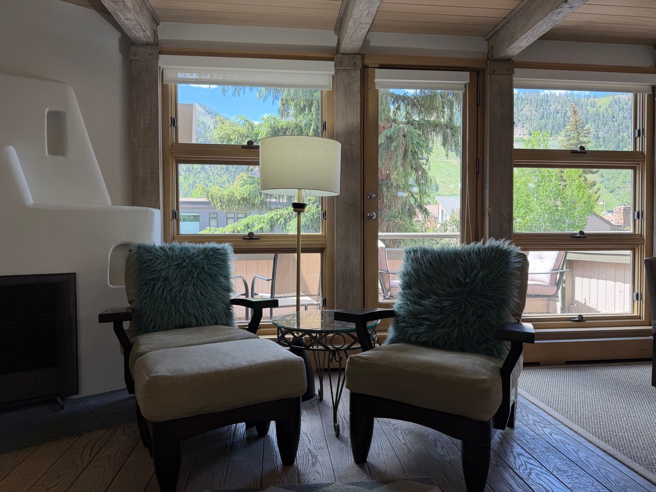 Top-Floor Luxury with Direct Aspen Mountain Views