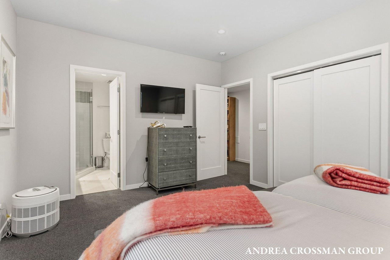 6919 Bendemeer Drive