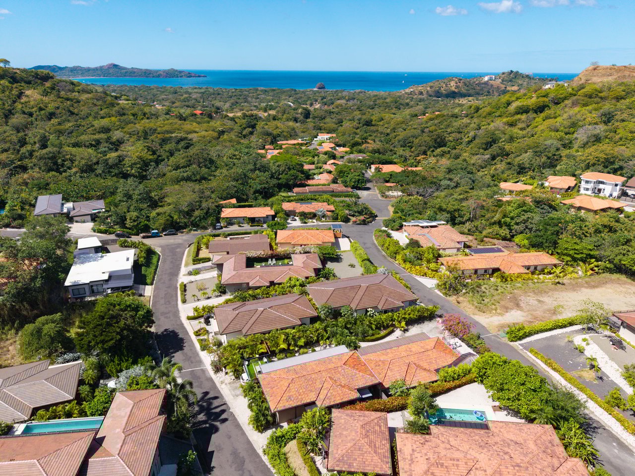 Casa Dos Cocos | Welcome to Dos Rios 44A and 44B, in the beautiful and sought after community of Mar Vista!