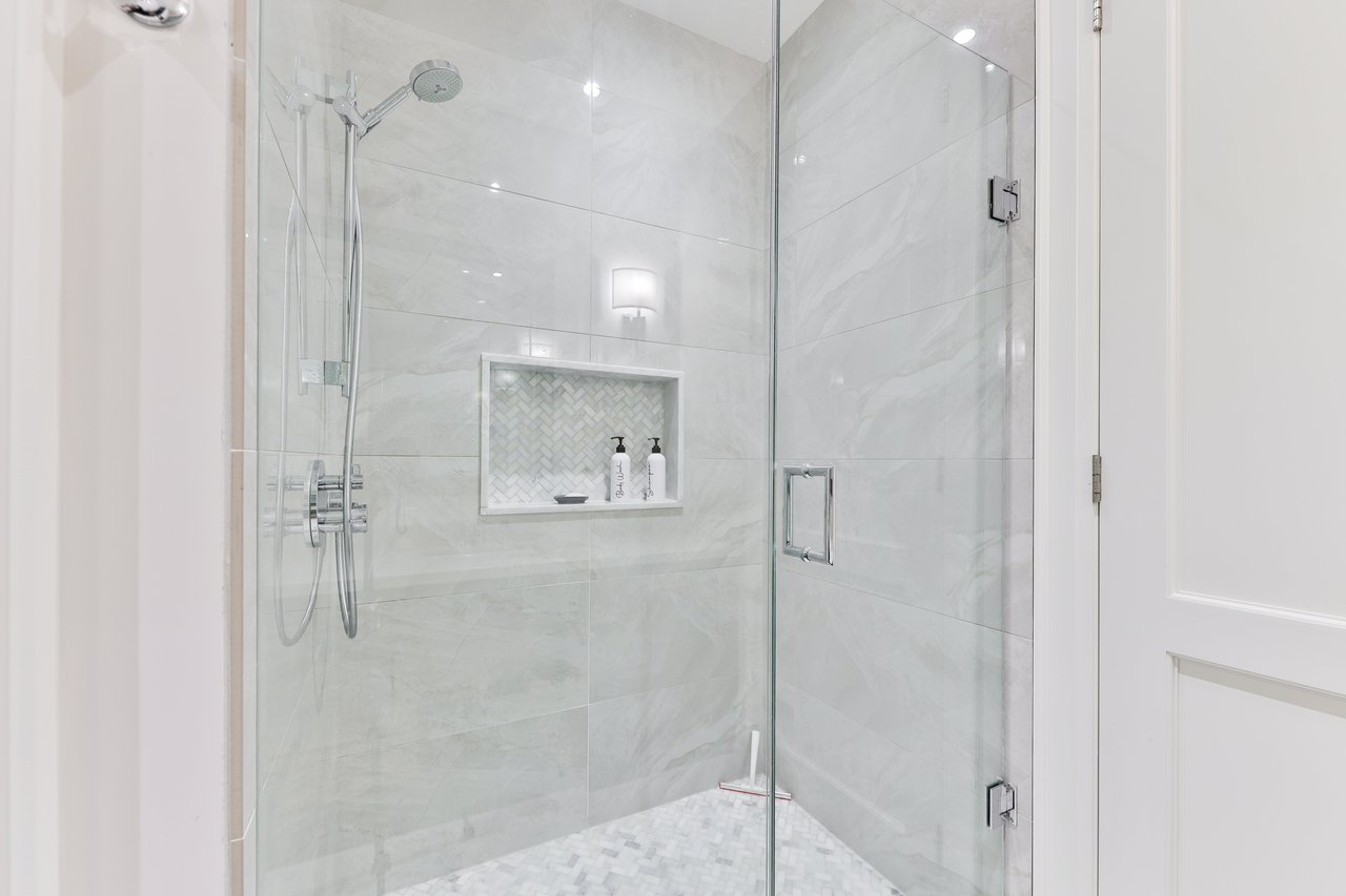 408 Saville Crescent, Oakville
