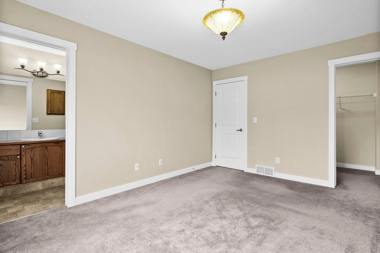 156 Rockyspring Grove NW