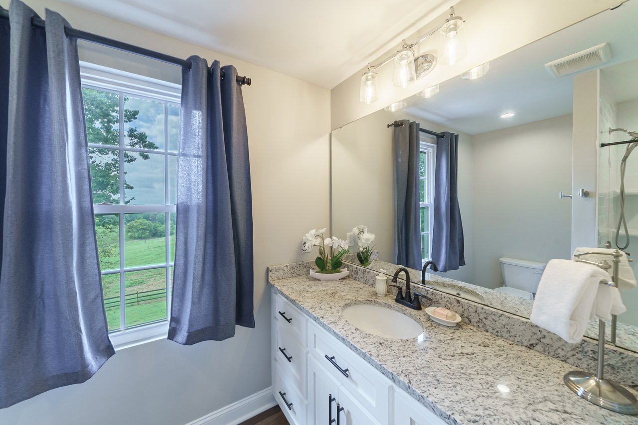 29-Acre Equestrian Estate with 14-Stall Barn