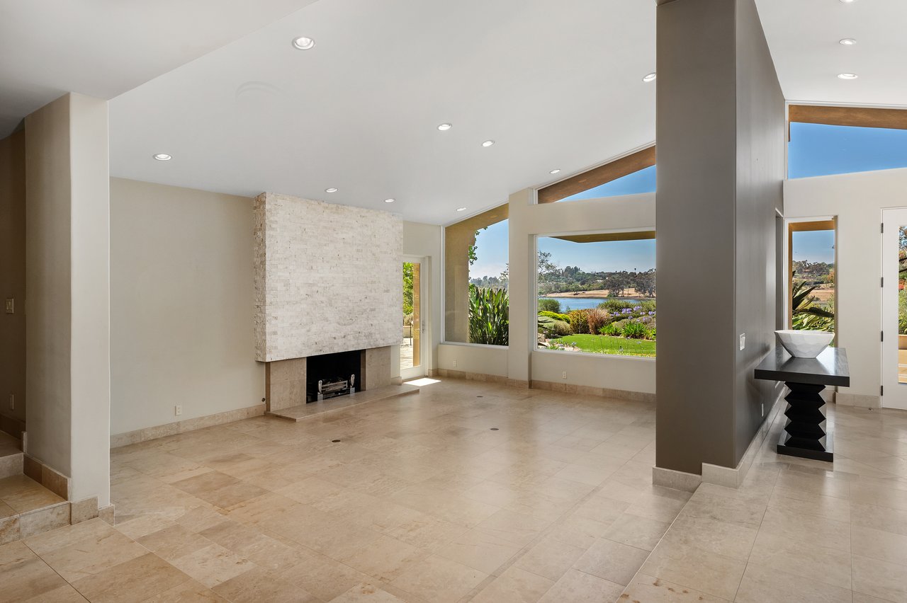 A Rancho Santa Fe Estate with Commanding Lake Views