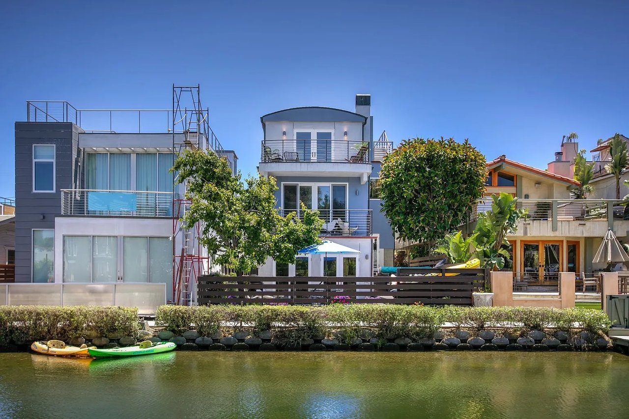 218 Carroll Canal