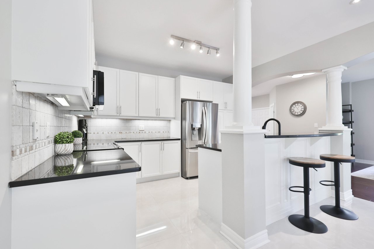 3262 Skipton Lane, Oakville