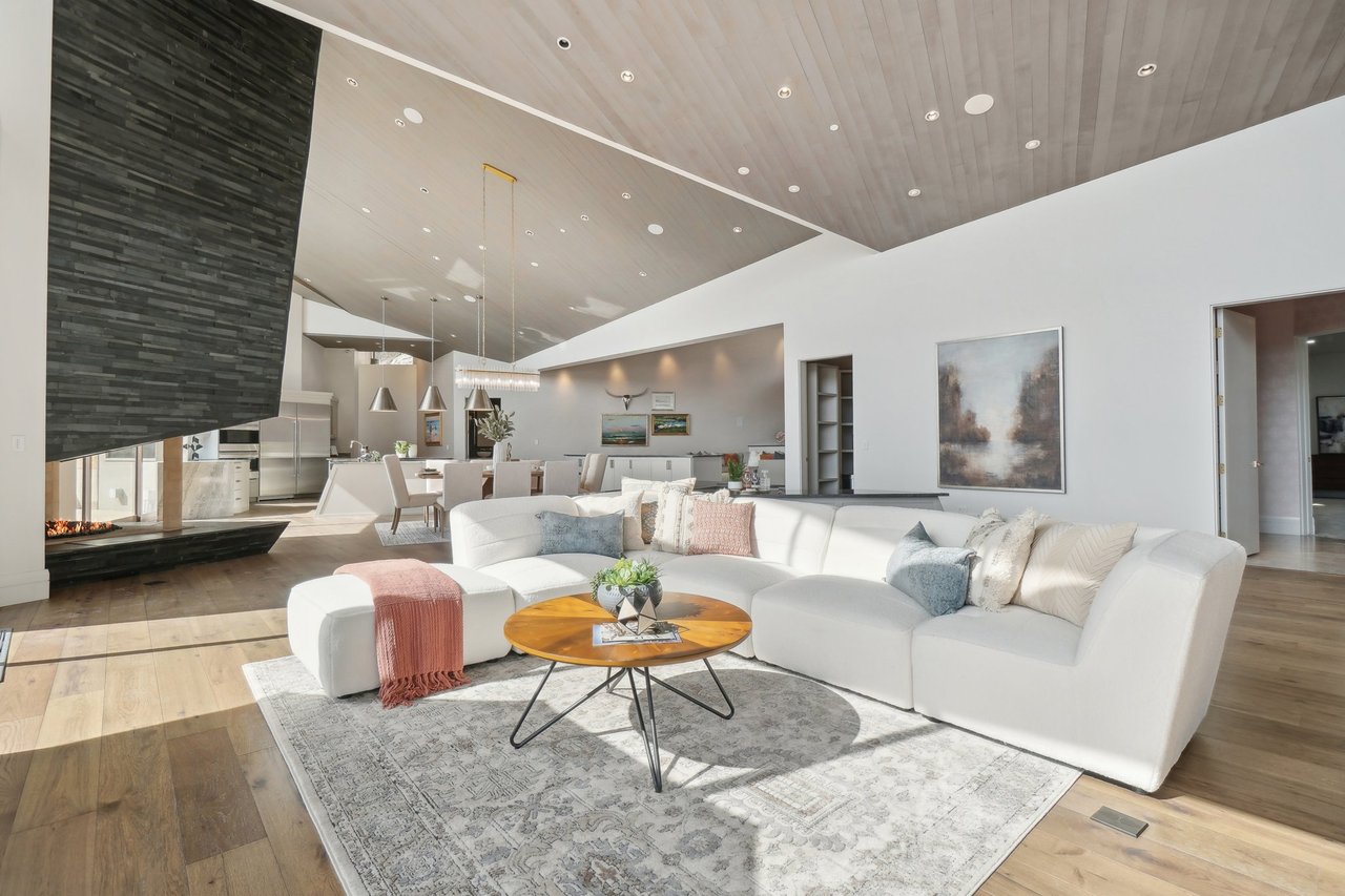 4141 E Canyon Estate Dr
