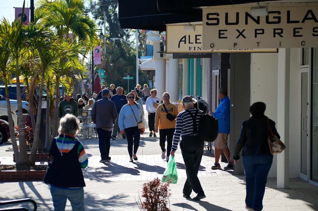 Three months after hurricanes Sarasota's St. Armands Circle bouncing back for business