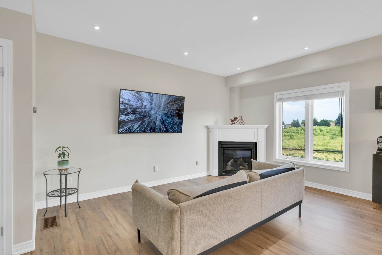 73 Medici Lane Unit: 5