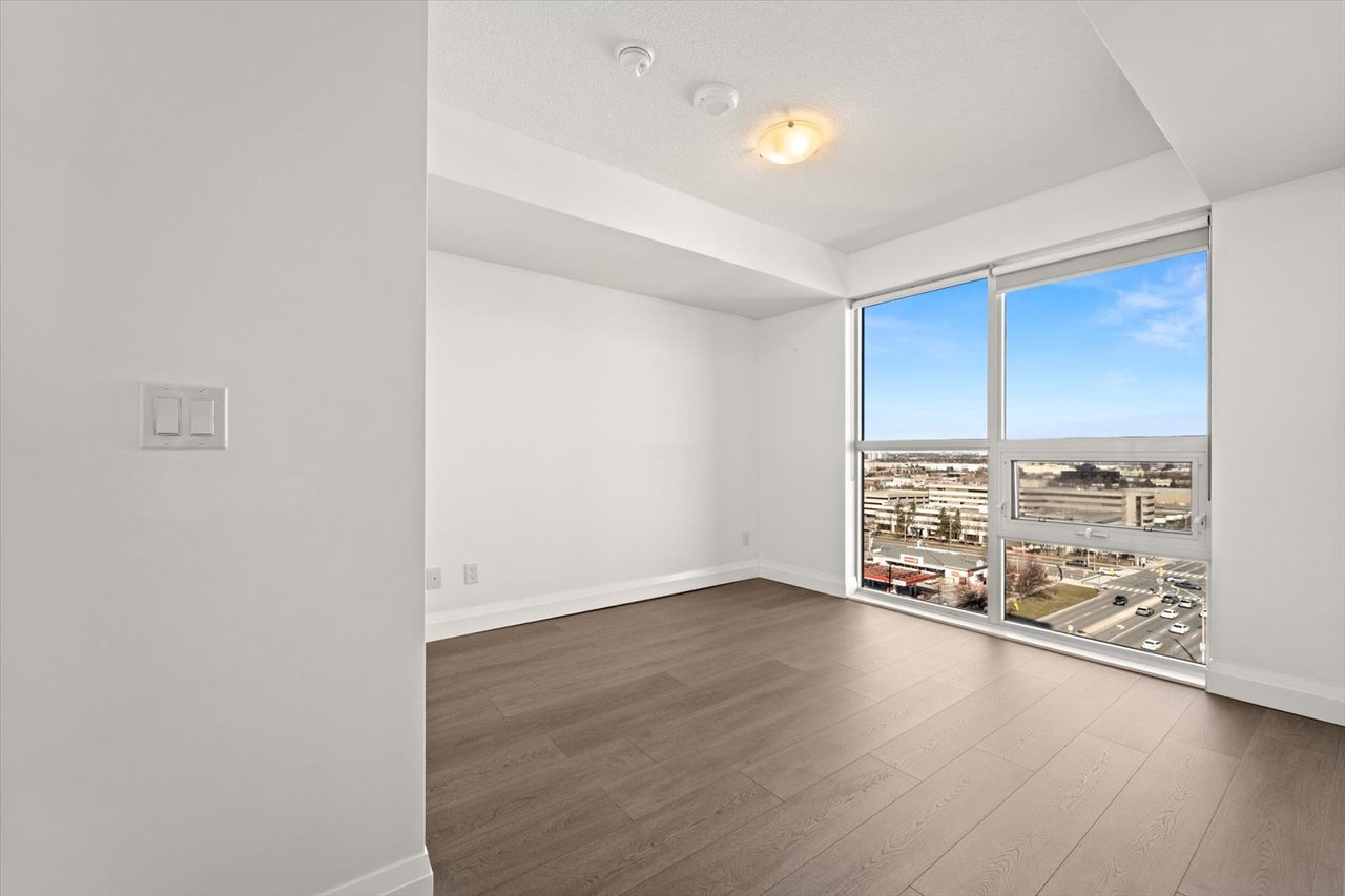 30 Meadowglen Pl 1106