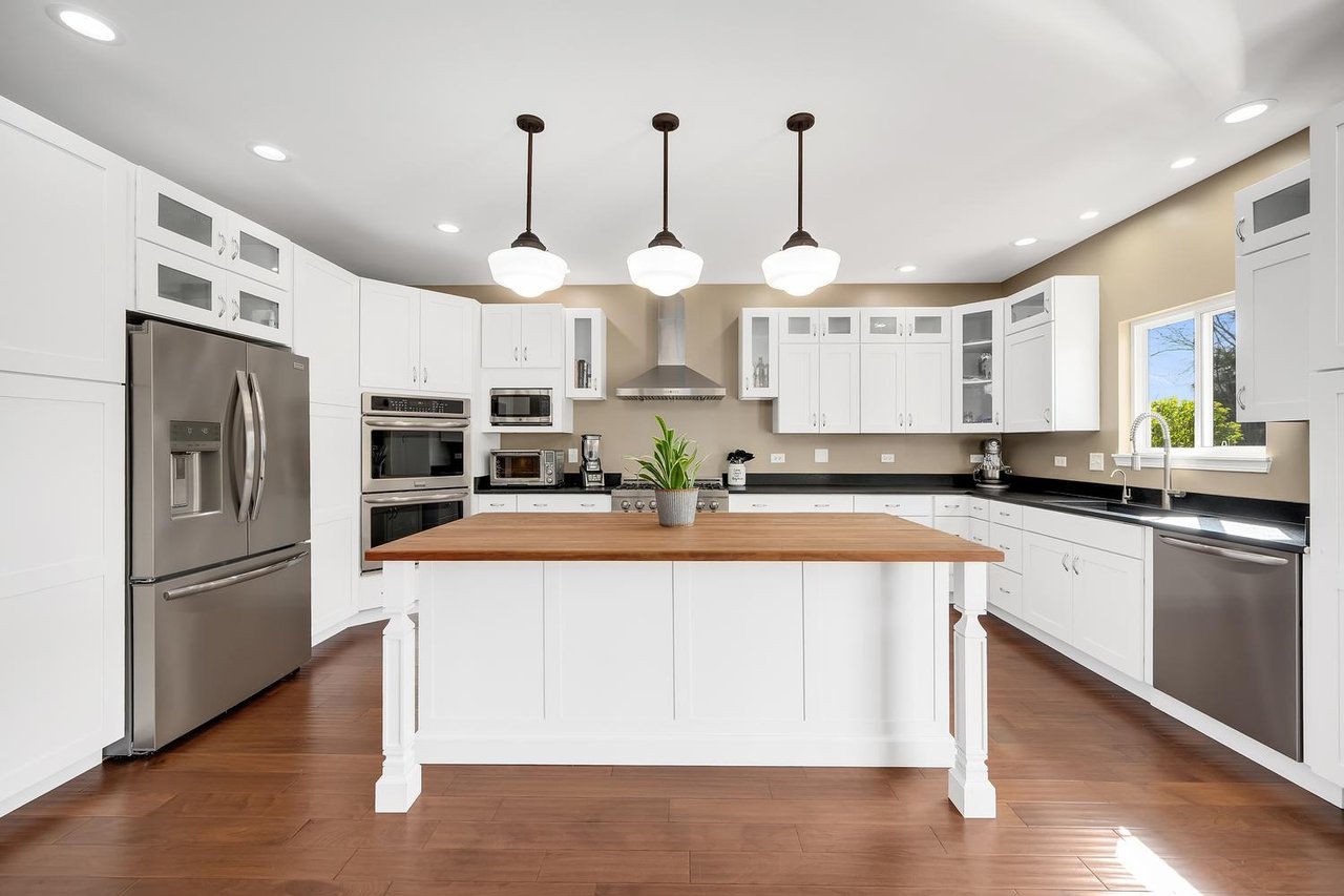 1234 Blackberry Creek Dr, Elburn IL – Updated Home with Space, Style, and a Prime Location