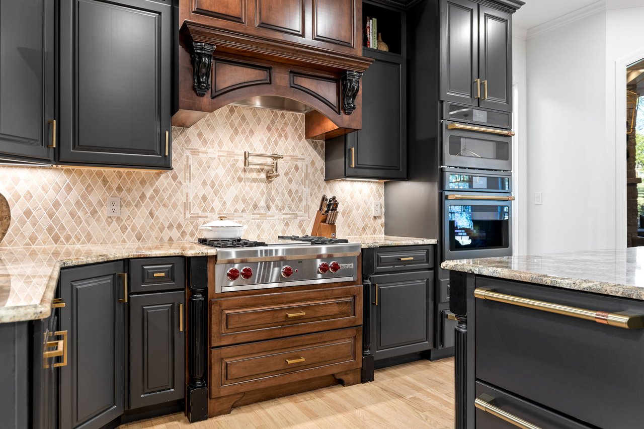 24 Williamsburg Estates Drive