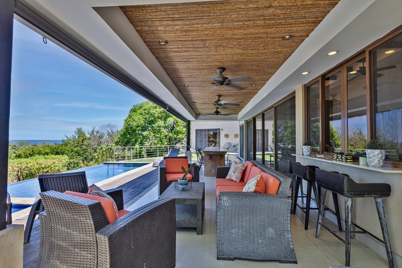 Gorgeous 5 Bedroom Home With Beach Club and Upscale Amenities