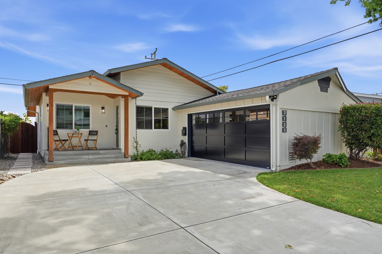 2133 Santa Cruz AVE
