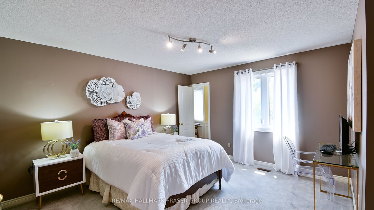 28 Leah Cres