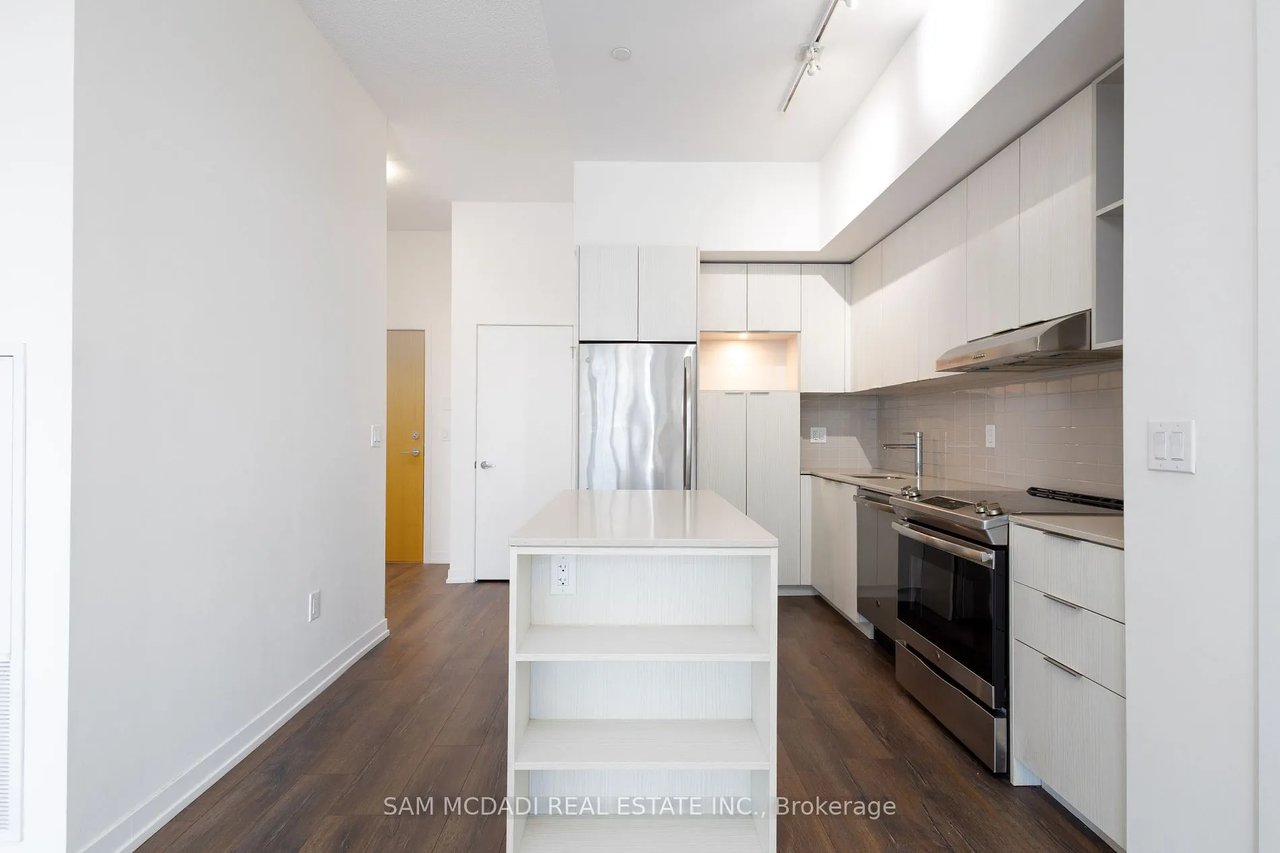 2520 Eglinton Ave W #410