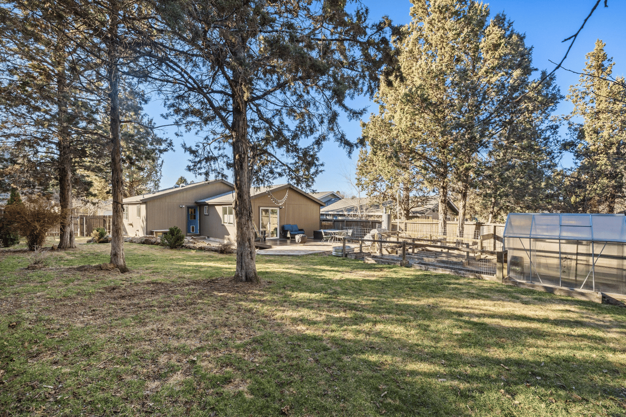 Just Listed: Explore This Charming Home with a Dreamy Backyard Oasis!