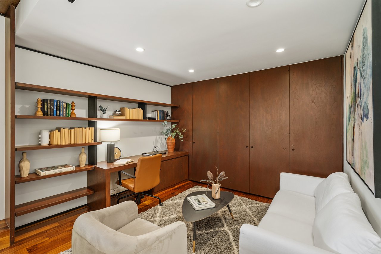  A Beverly Hills Architectural Masterpiece – Where Modern Luxury Meets Timeless Elegance