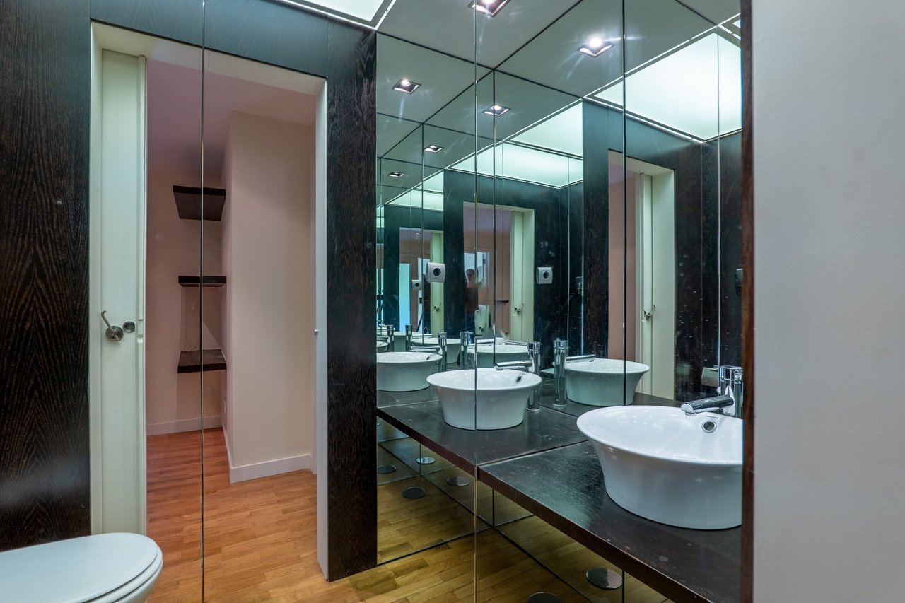 Spacious and Bright 4-Bedroom Apartment for Rent Near Colégio do Rosário