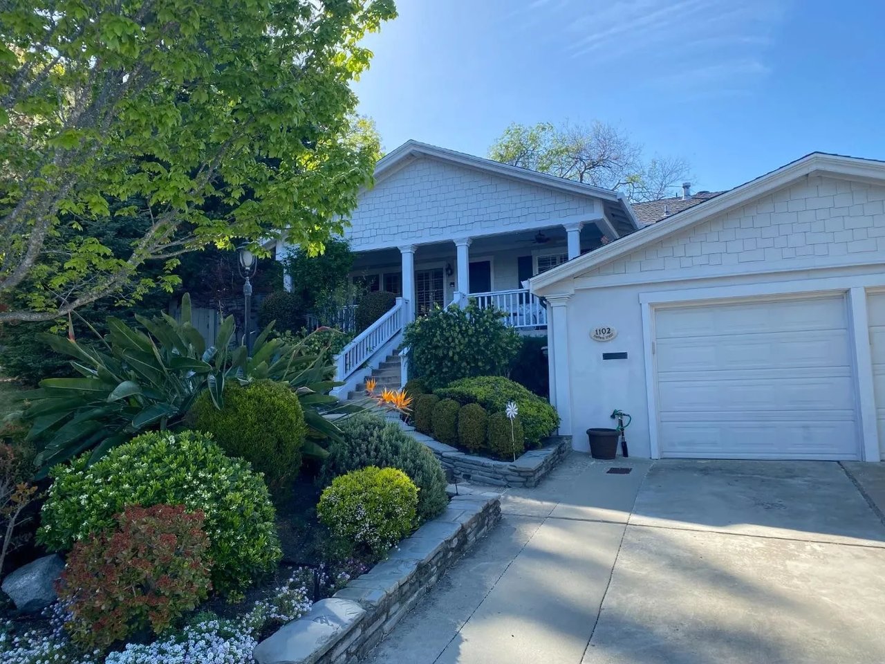 1102 Foothill St