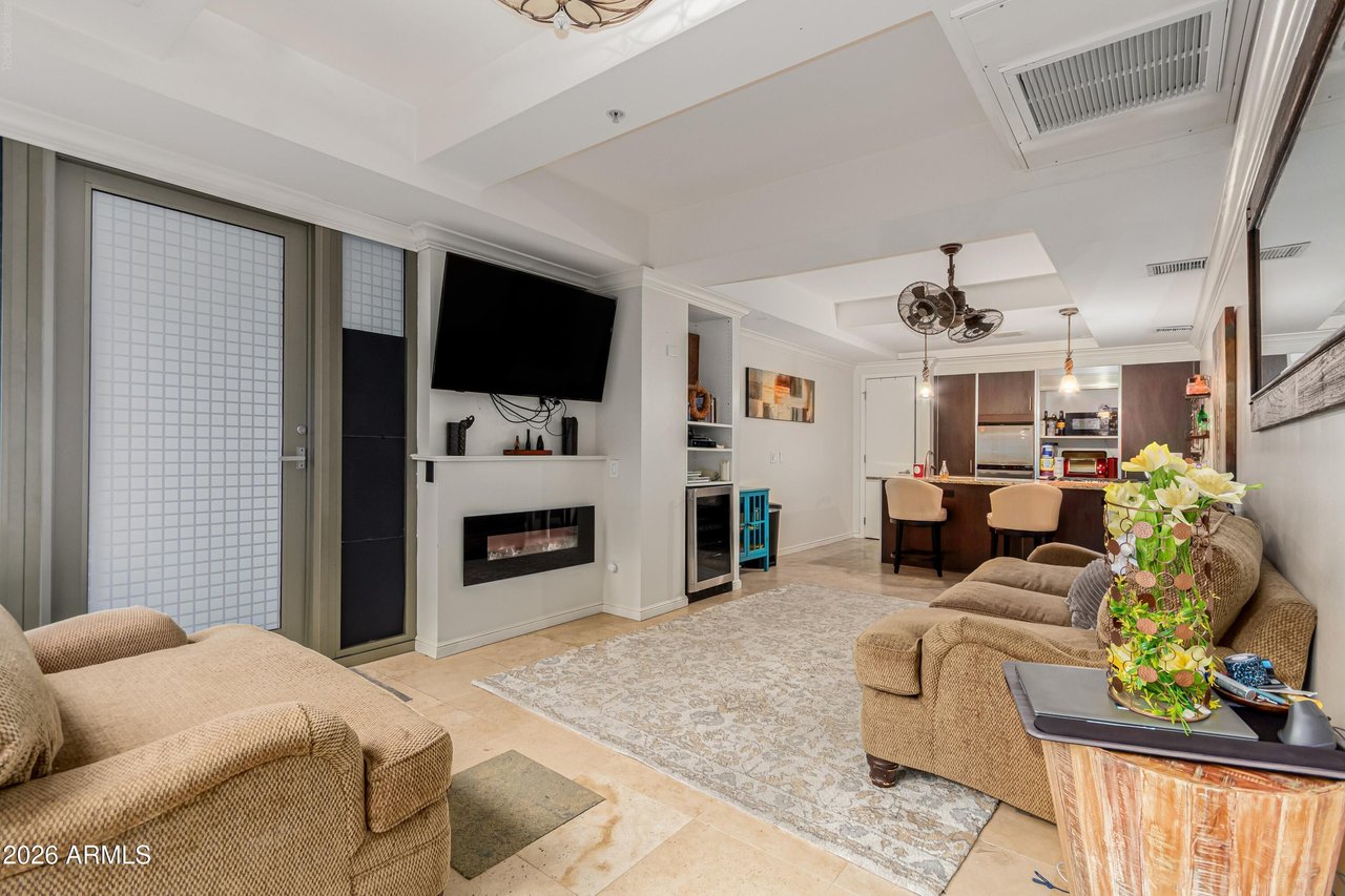 7137 E Rancho Vista Dr, #1008
