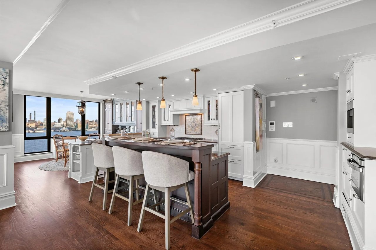HOBOKEN WATERFRONT LIVING