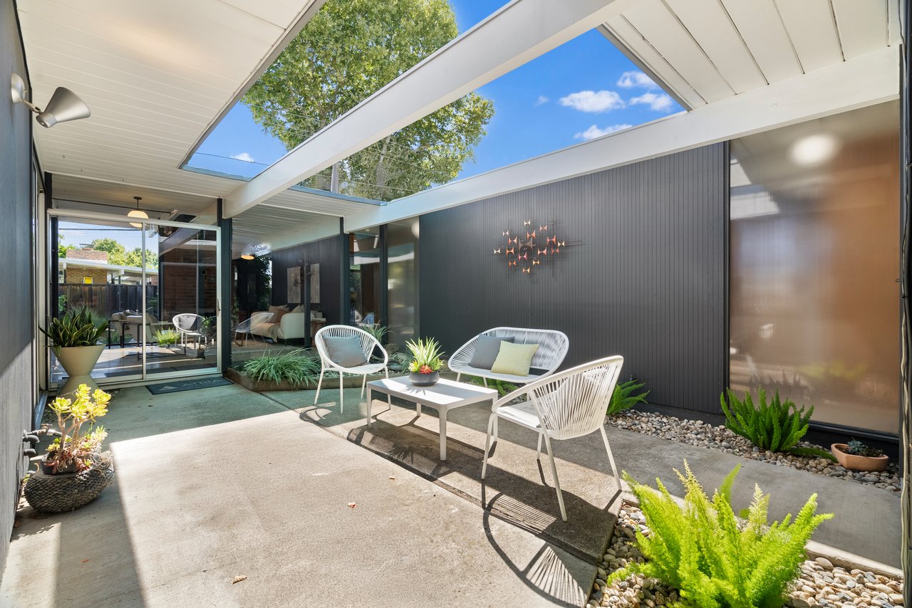2326 Fairglen Drive
