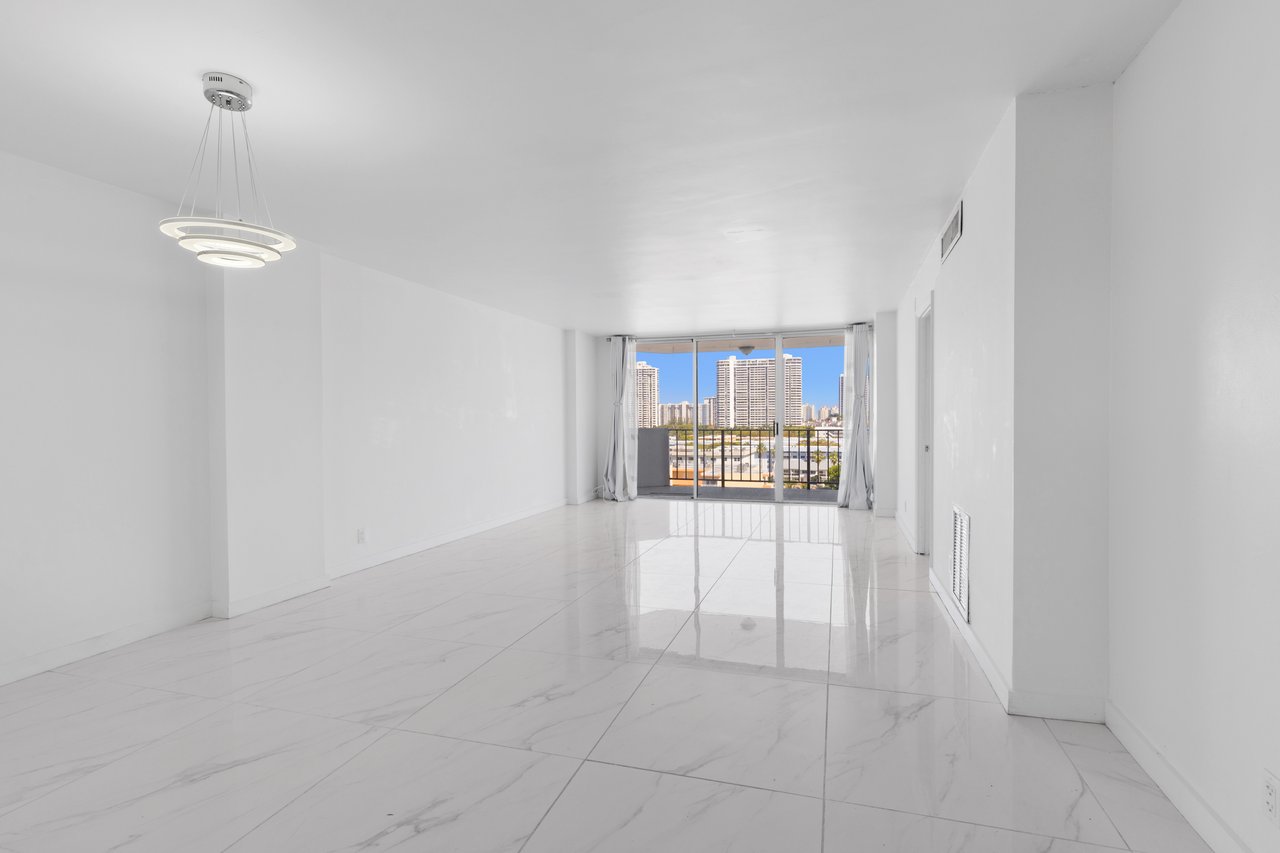 3545 NE 166th St #1004 North Miami Beach