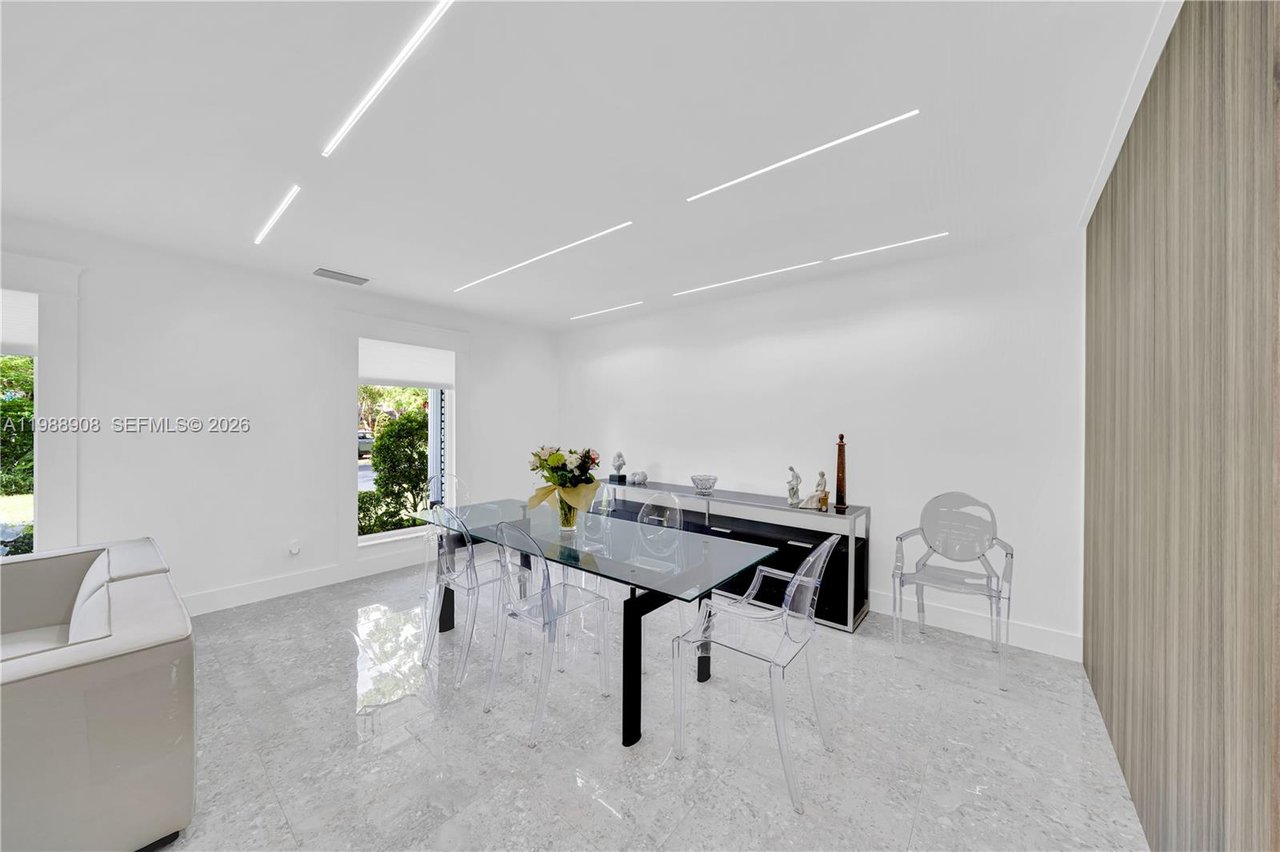 10705-sw-128-terrace-miami-home-for-sale-living-area-dining