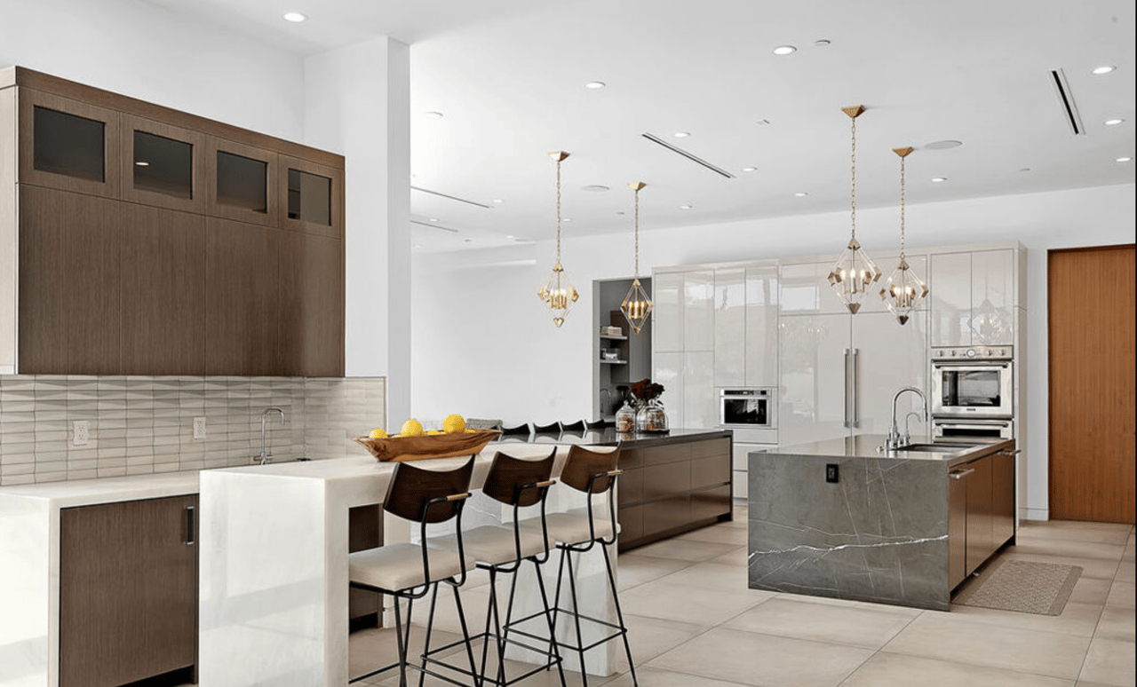 Lakeview Aura