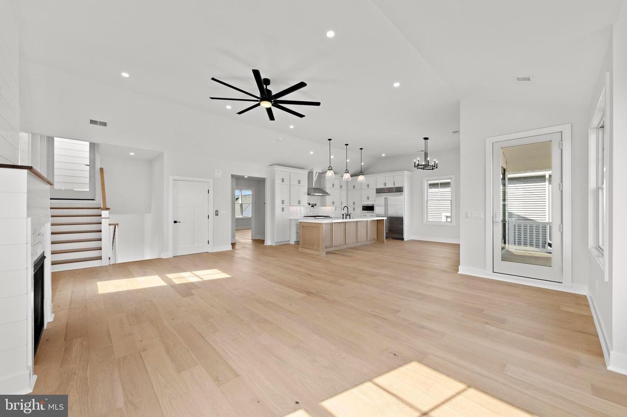 	352 N 5th St, Surf City Boro, NJ 08008