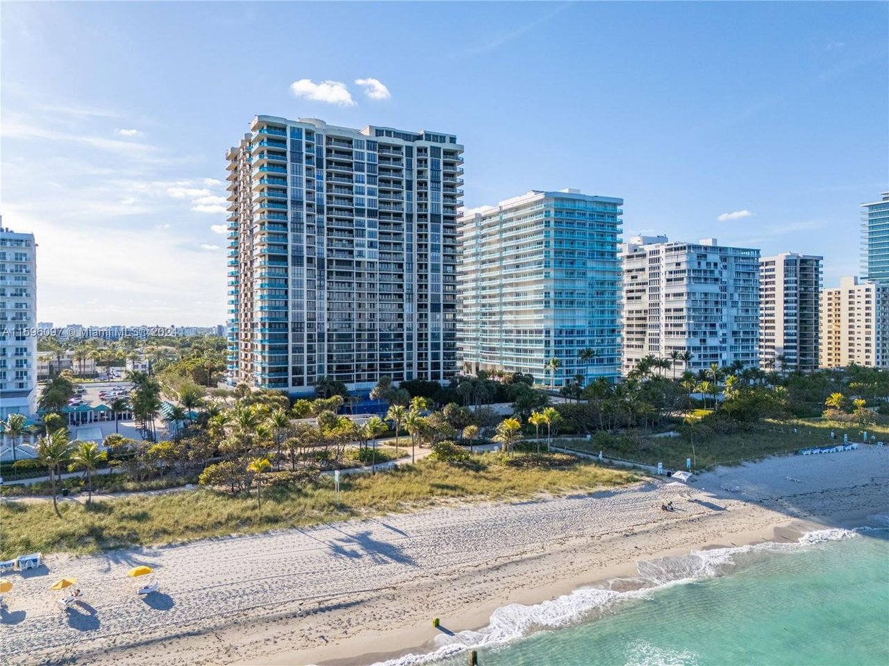 9999 Collins Ave, #PH2D & Cabanas