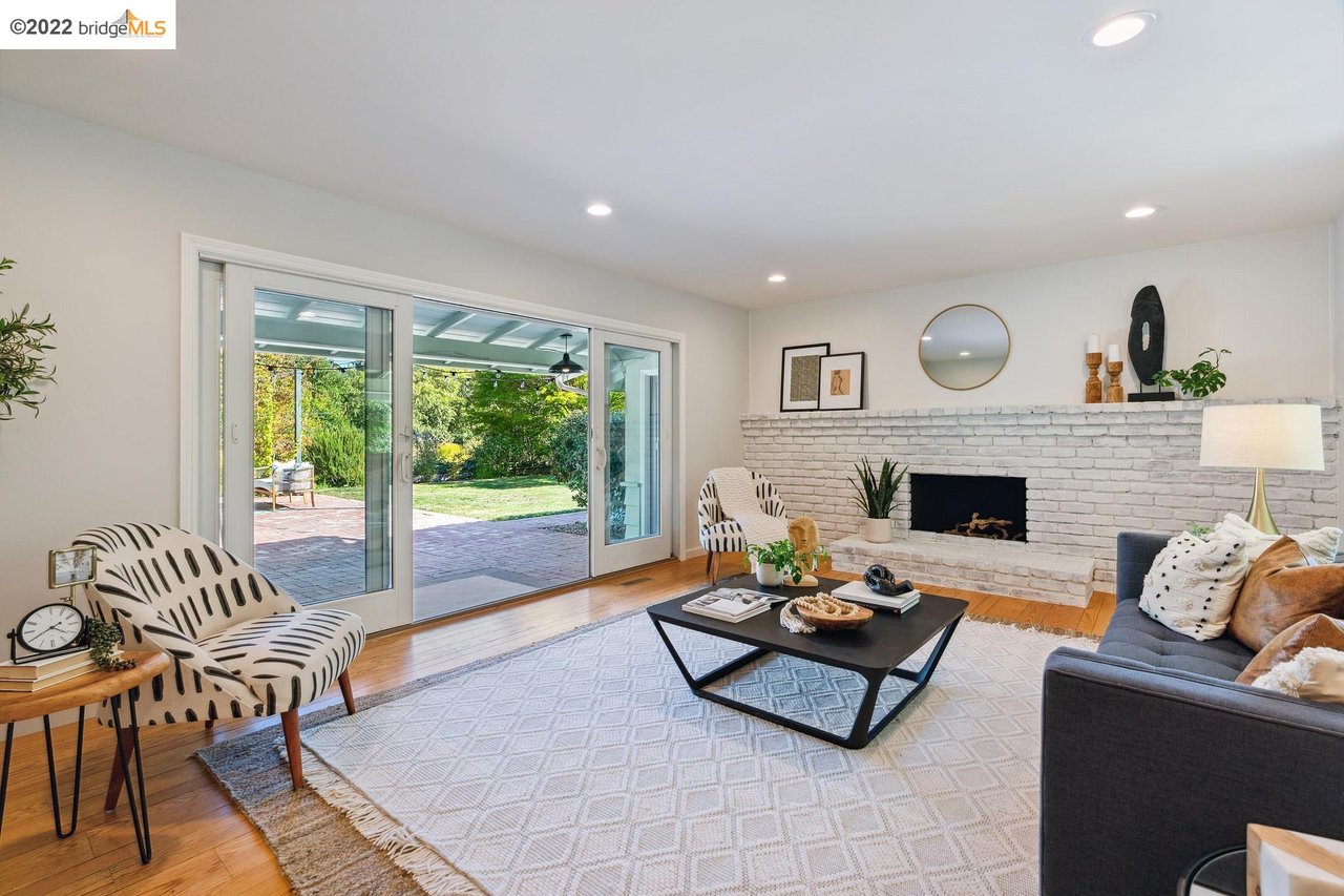 10 Woodside Dr
