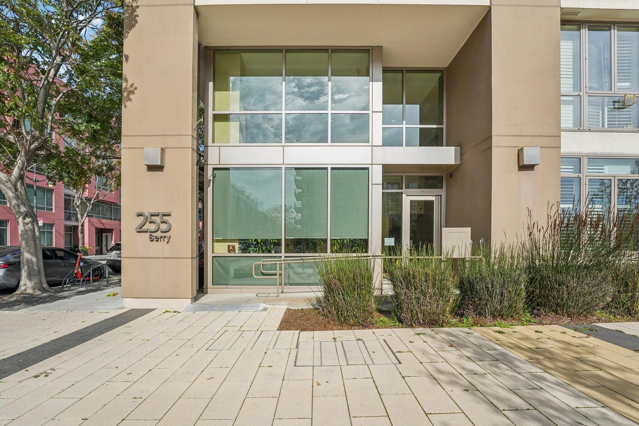 255 Berry St #512