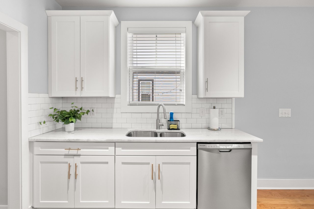 6117 California Ave #B