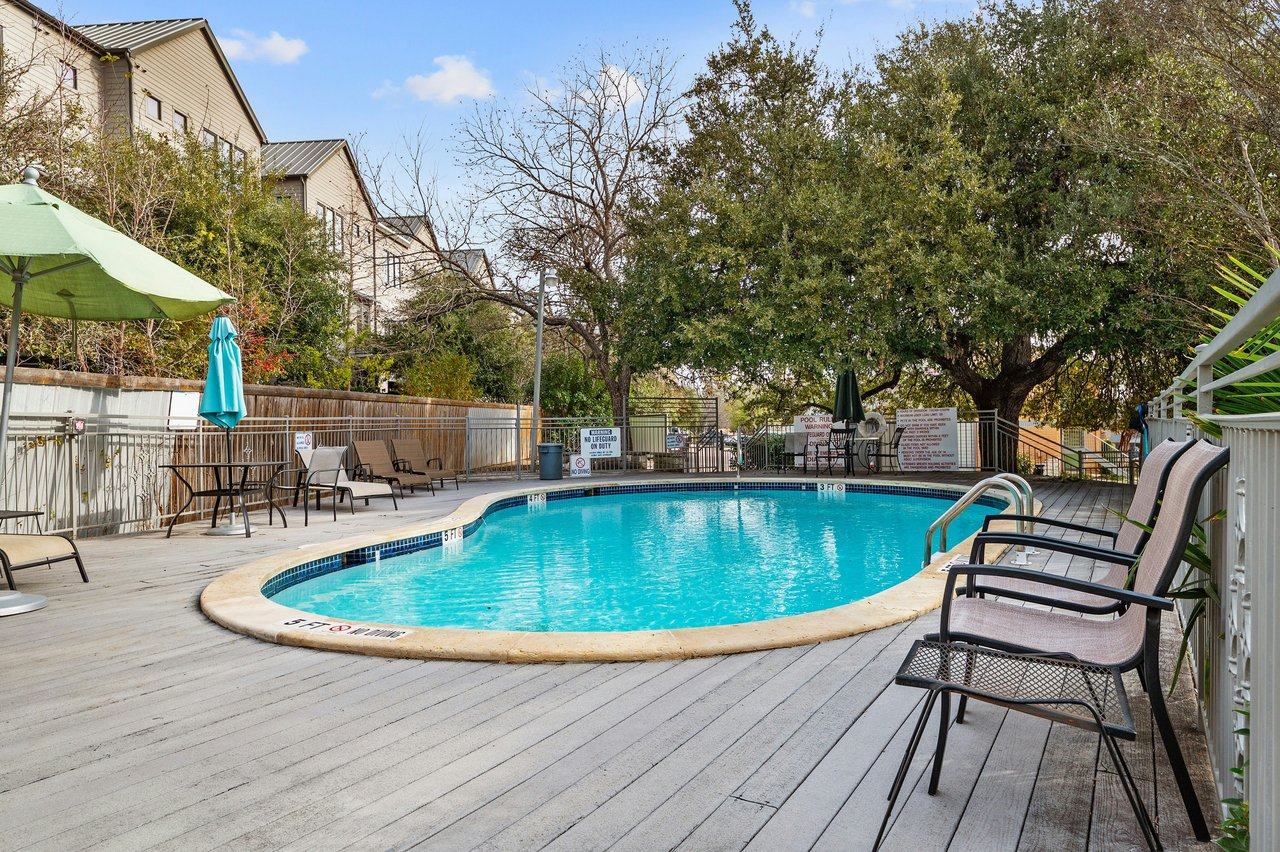 Stylish South Lamar Condo in Gated Ivy Condominiums – Prime Location with Top-Tier Amenities!