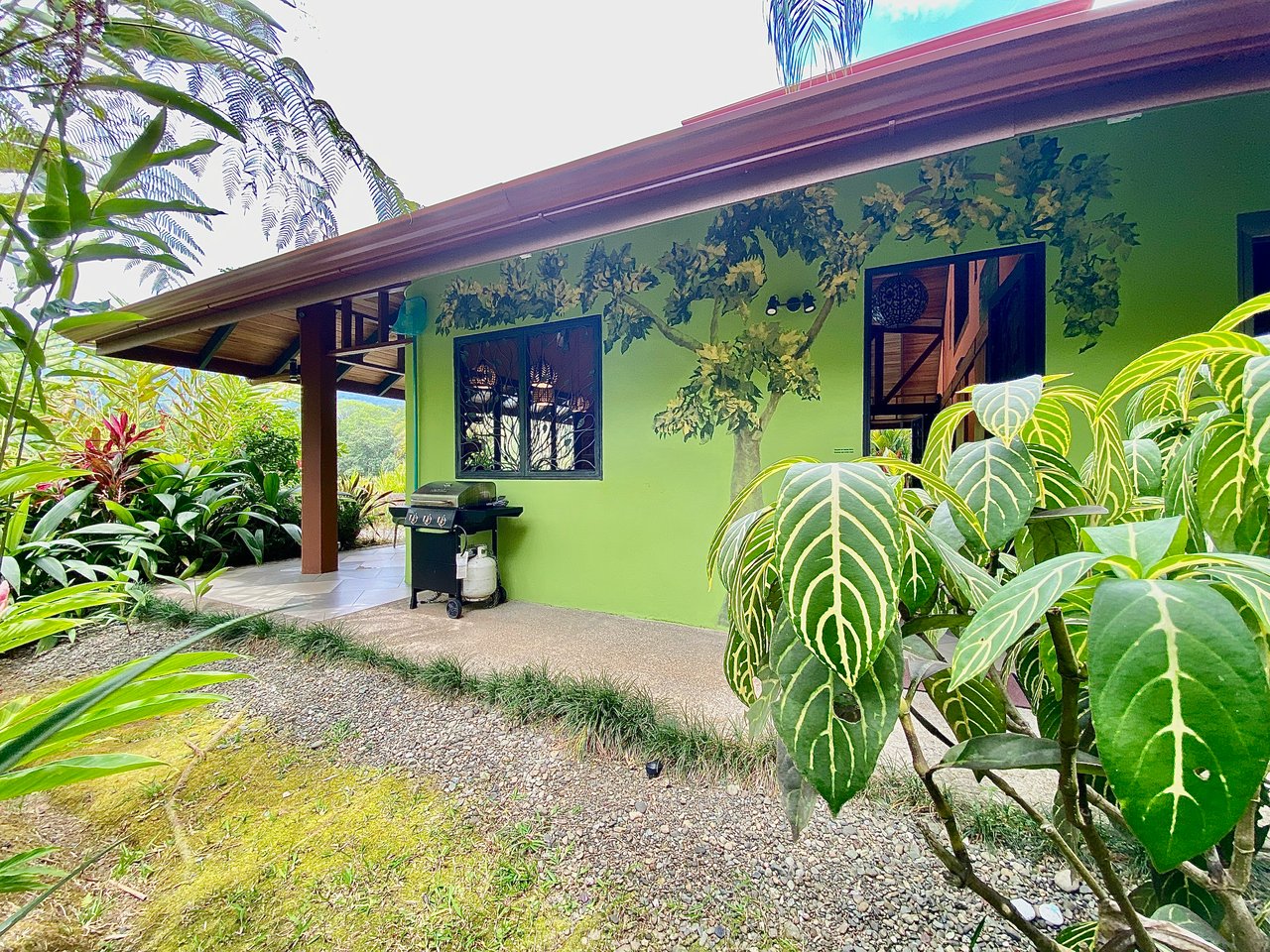 Charming 2-Bedroom Villa on 5 Acres with Creek Access and Income Potential