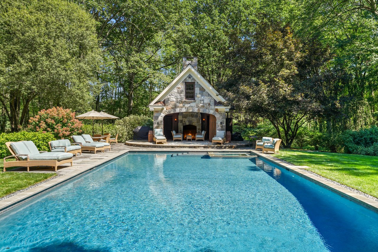 29 Upper Hook Road