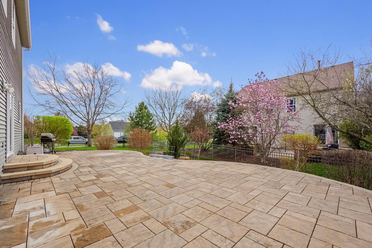 1234 Blackberry Creek Dr, Elburn IL – Updated Home with Space, Style, and a Prime Location