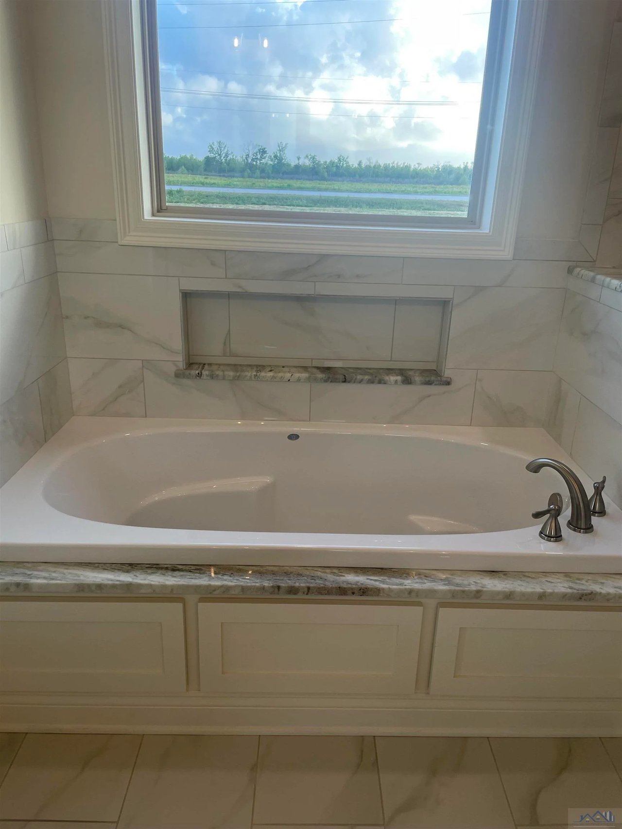 351 Ravensaide Dr