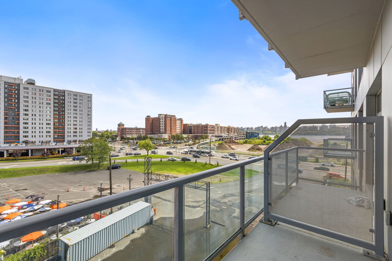 OTTO NORTH 1BEDROOM | 1 BATHROOM