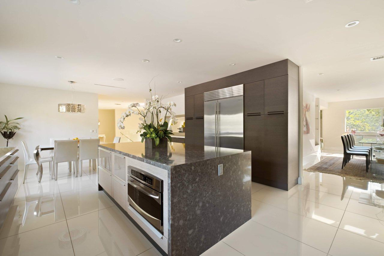 OFF MARKET : ENCINO, CA