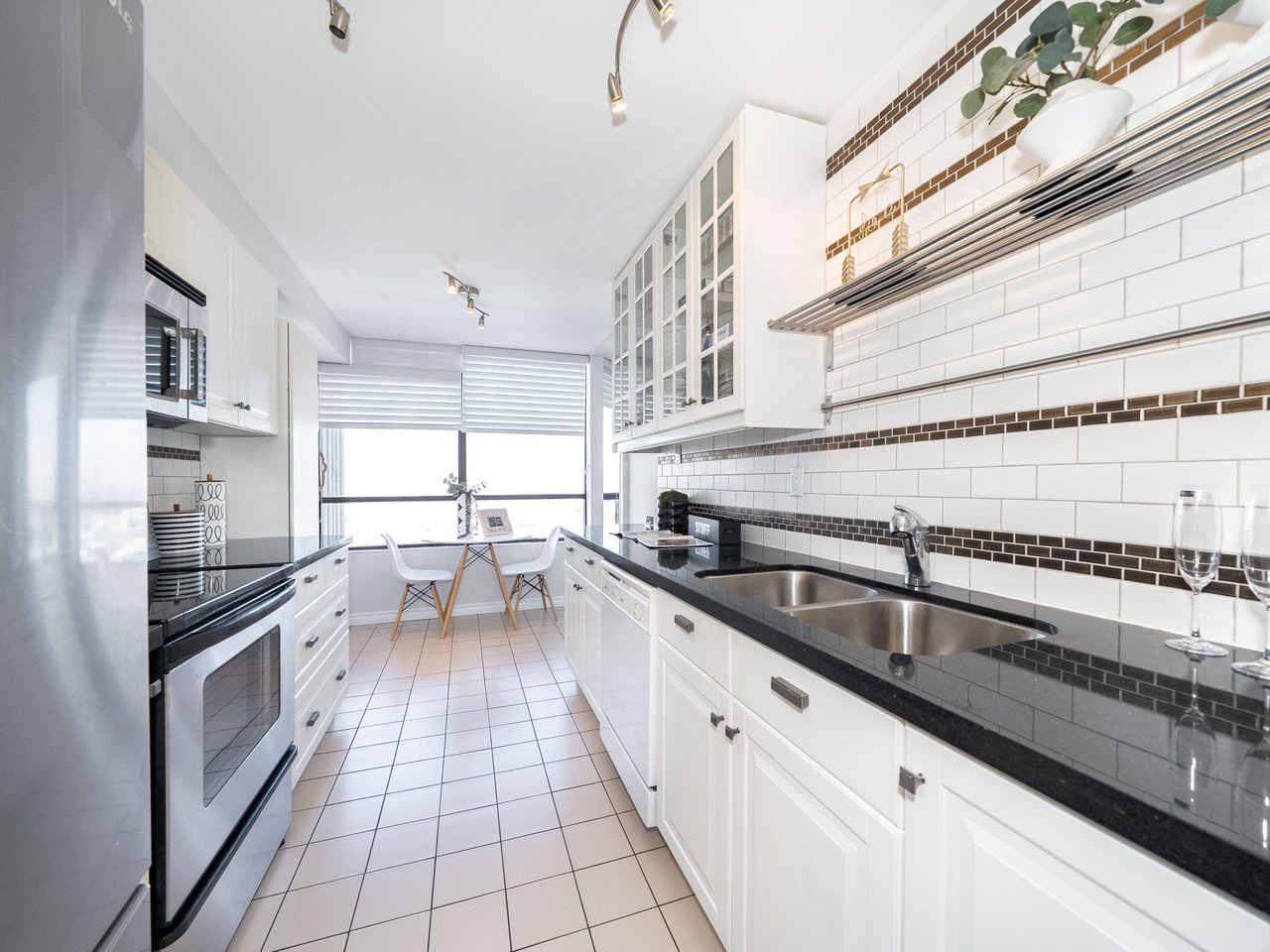 7420 Bathurst Street, 1602