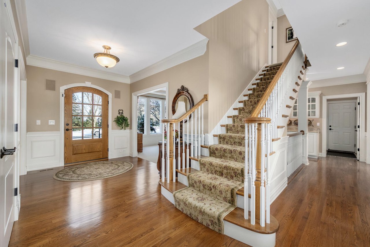 3723 Grand View Ct, St. Charles IL. - Luxury Living in the Tradition Neighborhood