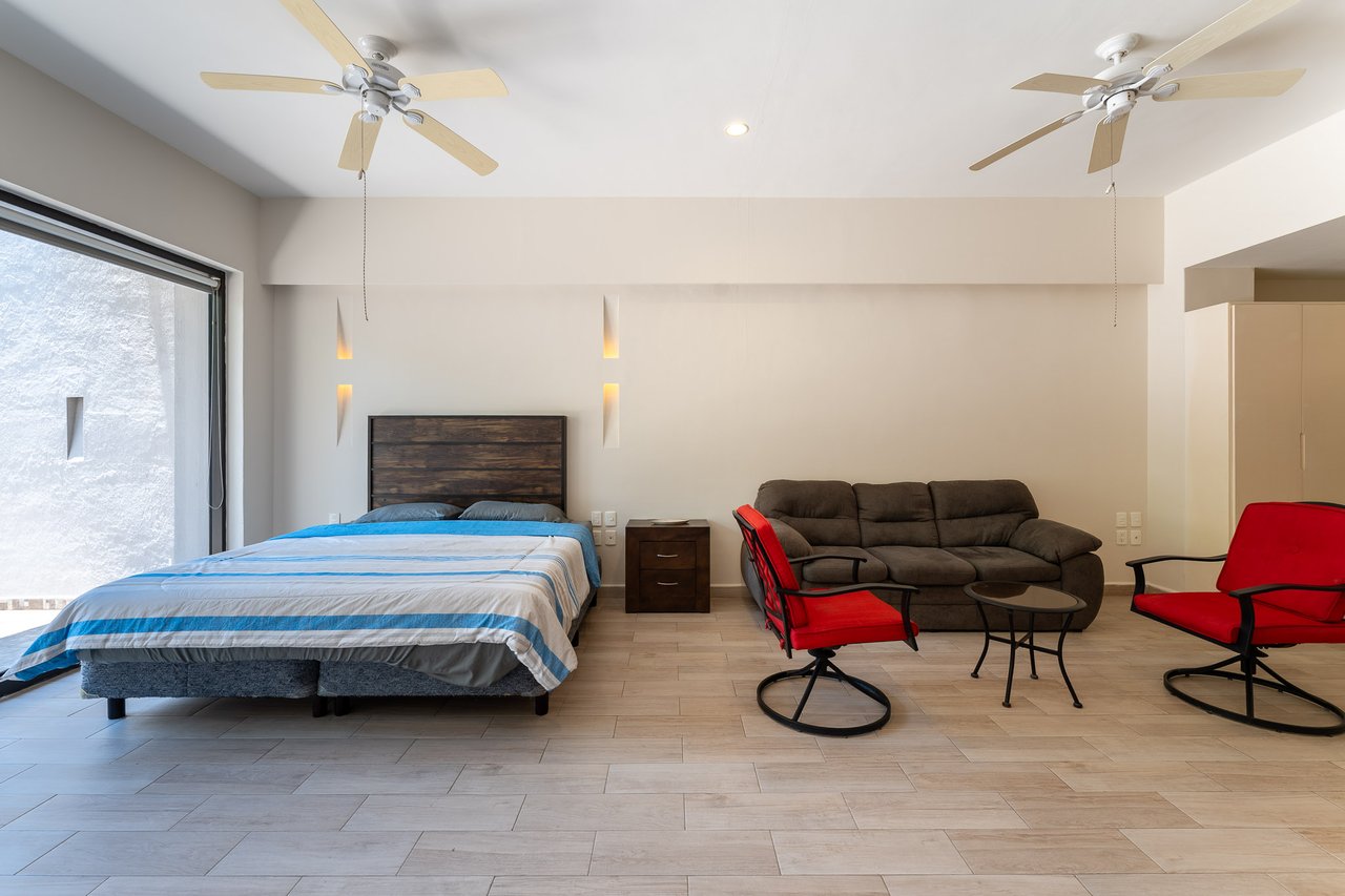 1 Bedroom, Condo, Mixie 102