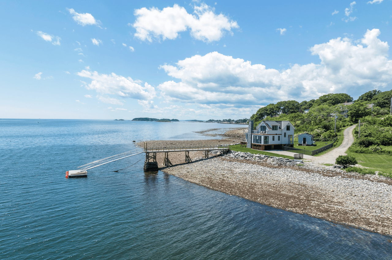  Modern Waterfront Luxury in Harpswell, Maine