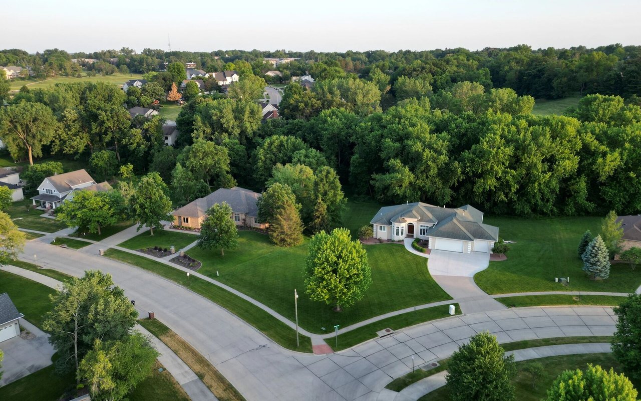 What To Love (and Hate) About Corner Lots: Factors To Consider Before Buying